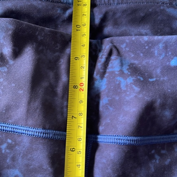 Rare LuLuLemon Blue Ombré‎ wave speed under legging. Size 10. Deep sea. Like New - Picture 7 of 9
